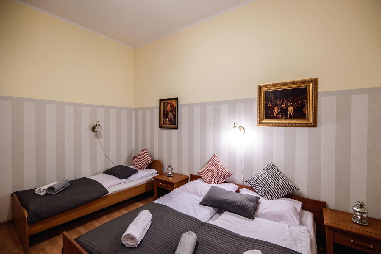 Golden Lion Guest Rooms Szewska 19 克拉科夫 外观 照片