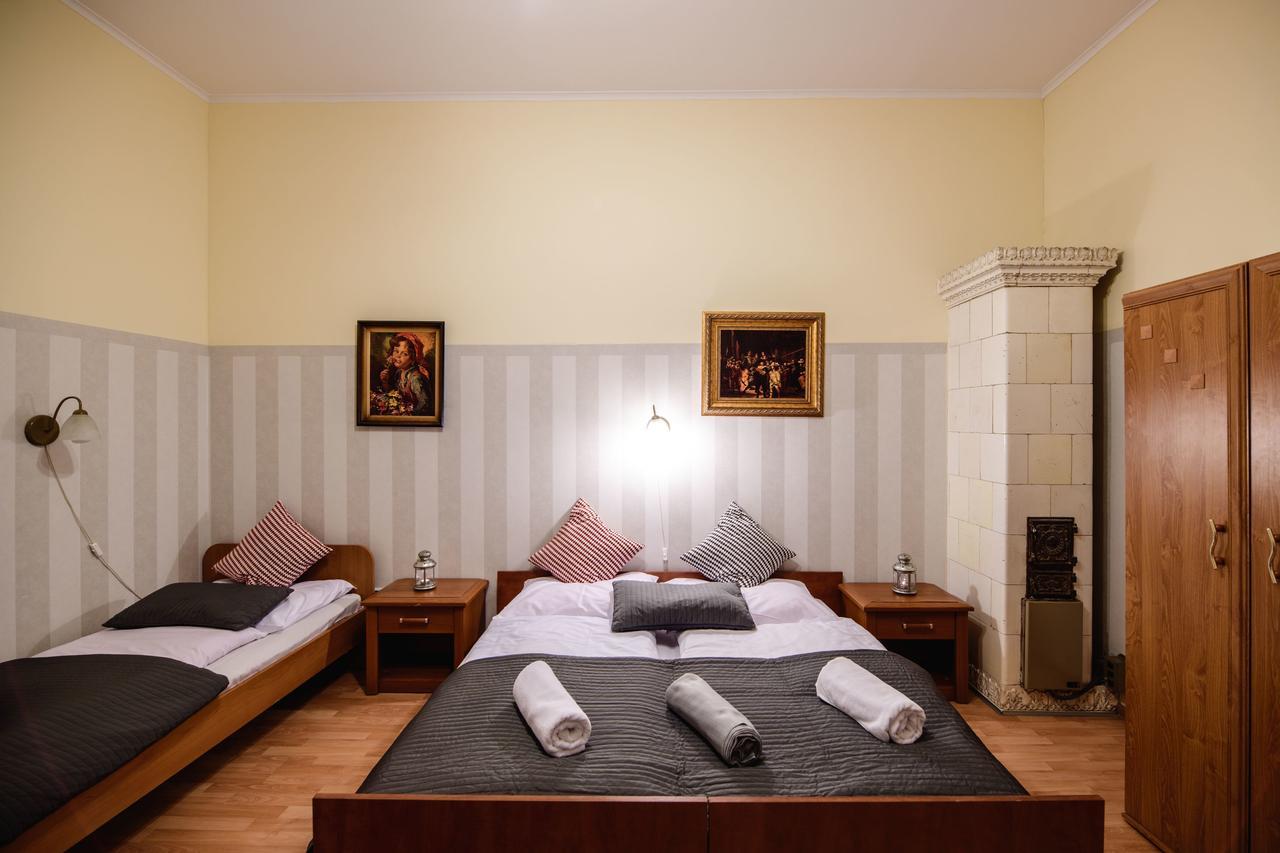 Golden Lion Guest Rooms Szewska 19 克拉科夫 外观 照片