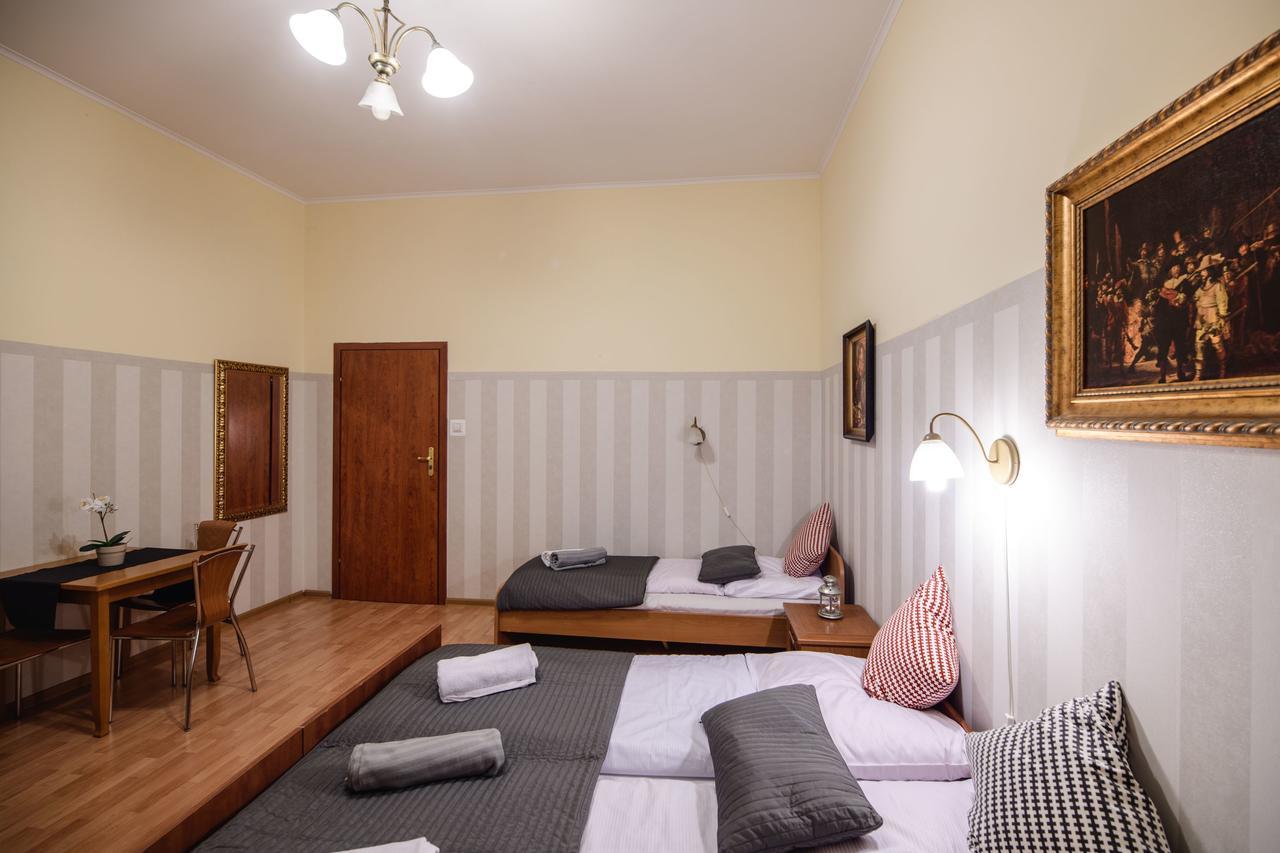 Golden Lion Guest Rooms Szewska 19 克拉科夫 外观 照片