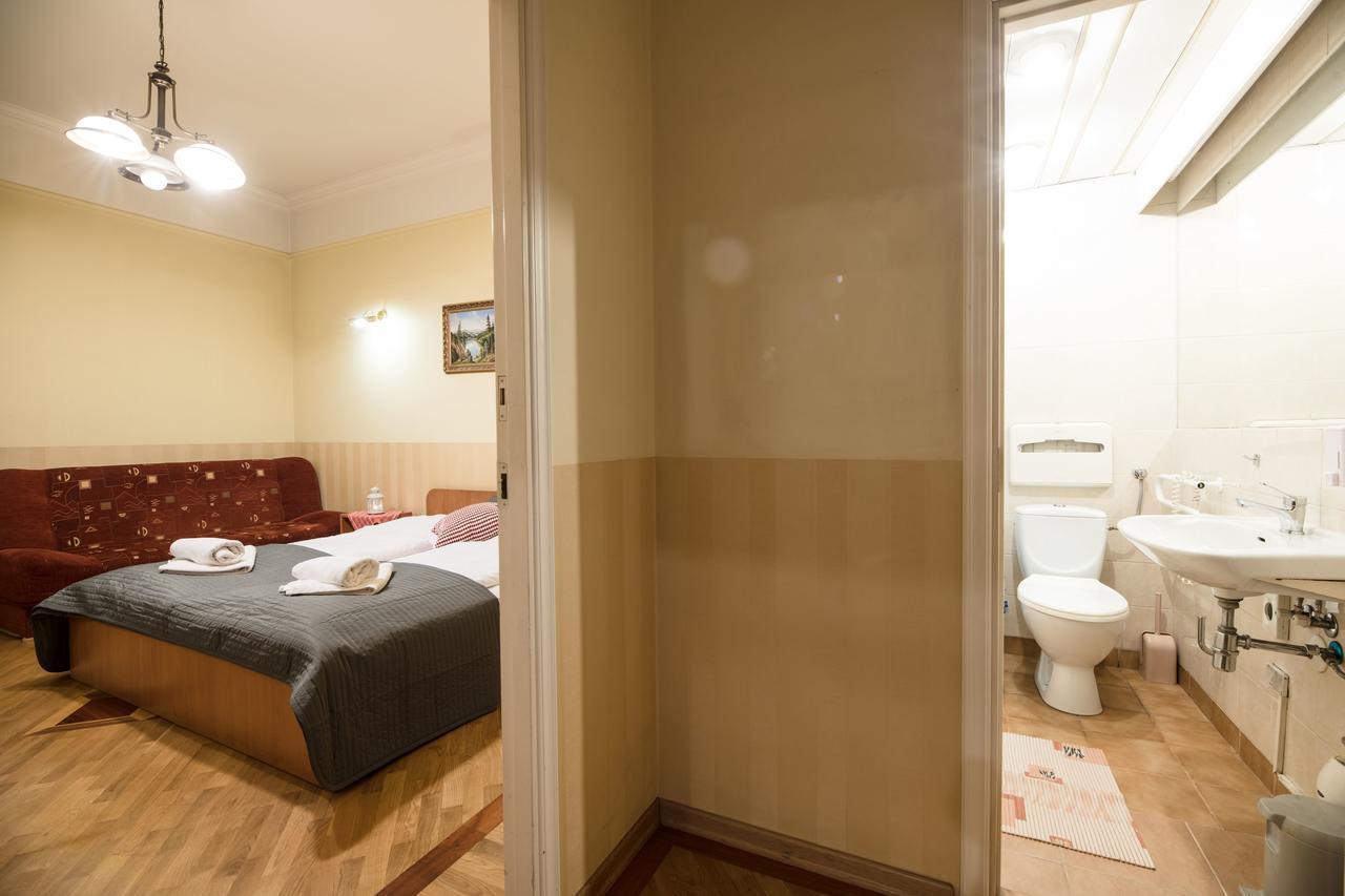 Golden Lion Guest Rooms Szewska 19 克拉科夫 外观 照片