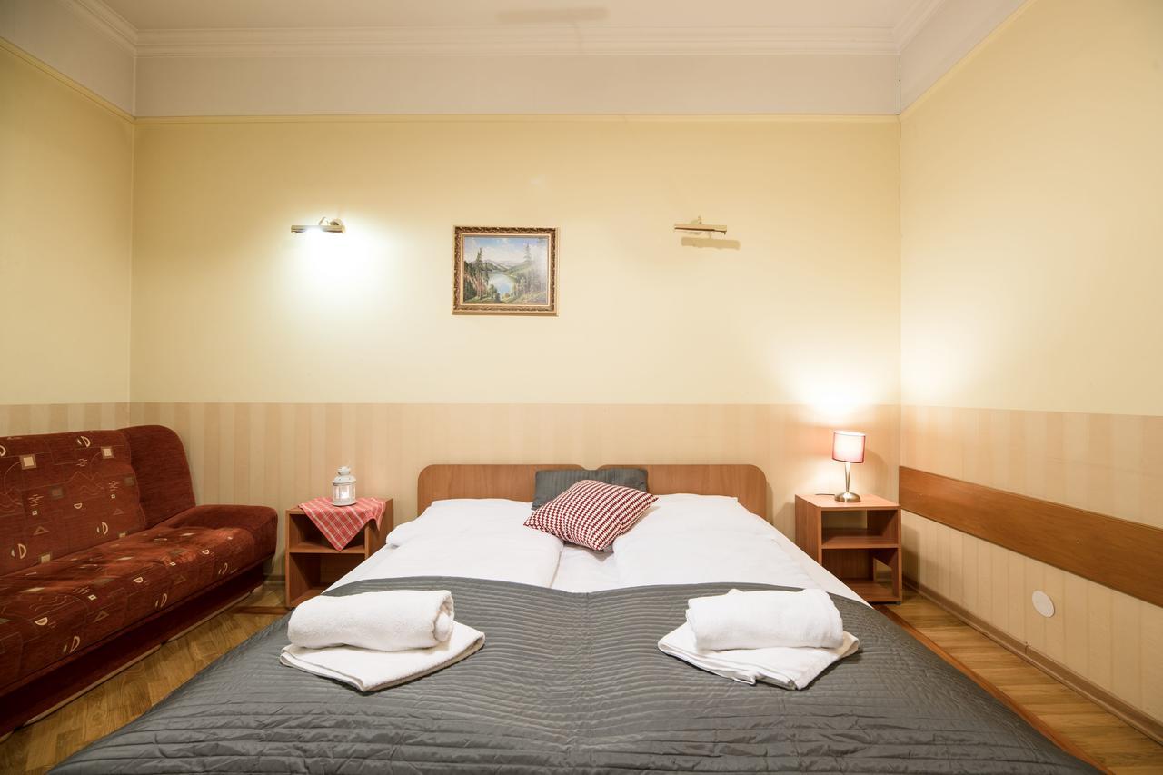 Golden Lion Guest Rooms Szewska 19 克拉科夫 外观 照片