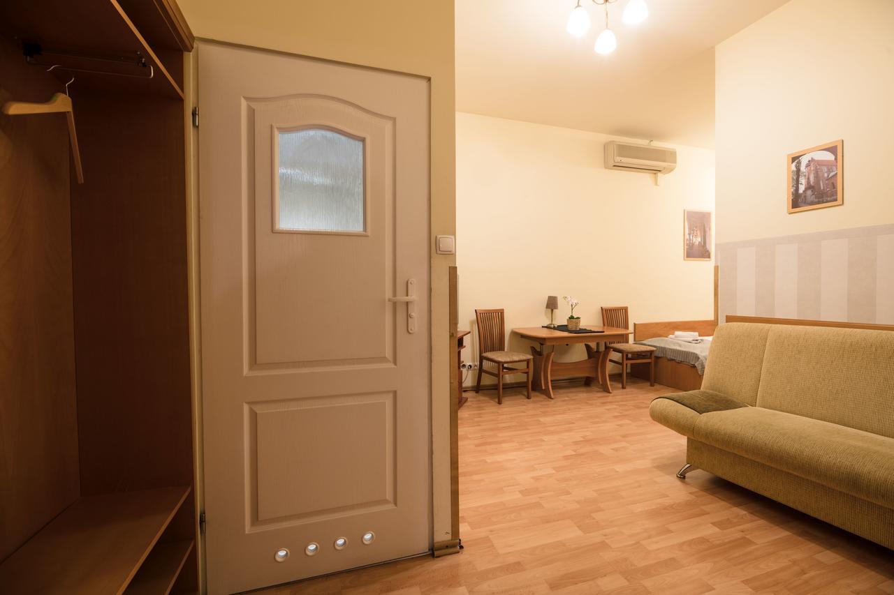 Golden Lion Guest Rooms Szewska 19 克拉科夫 外观 照片