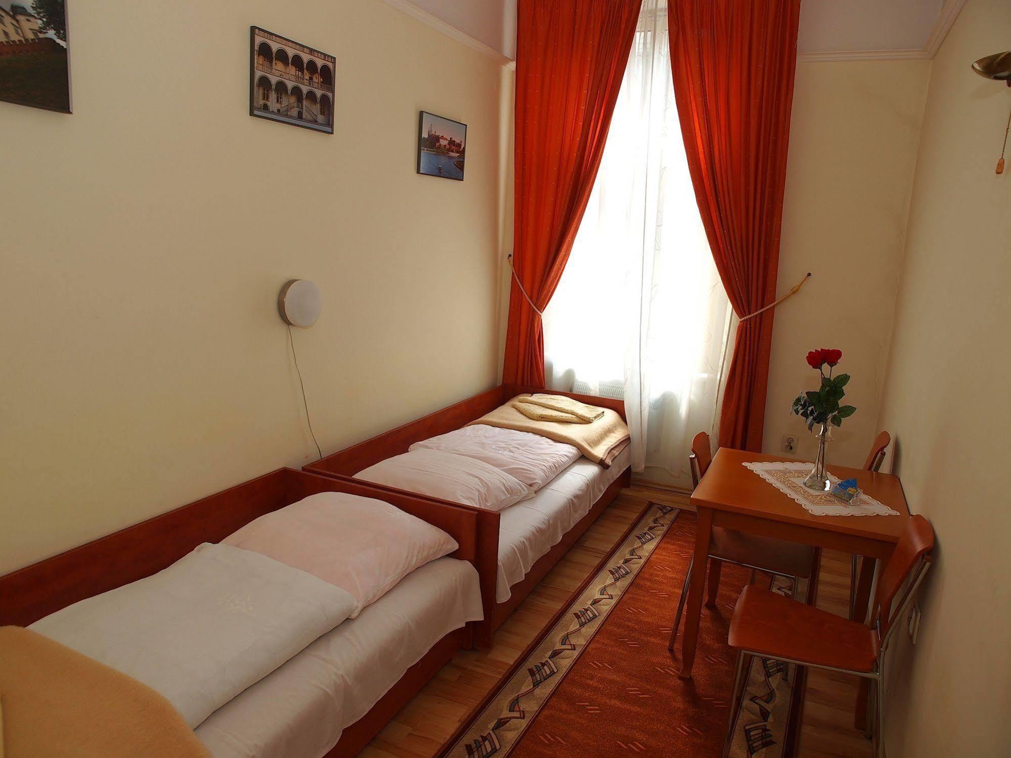 Golden Lion Guest Rooms Szewska 19 克拉科夫 外观 照片