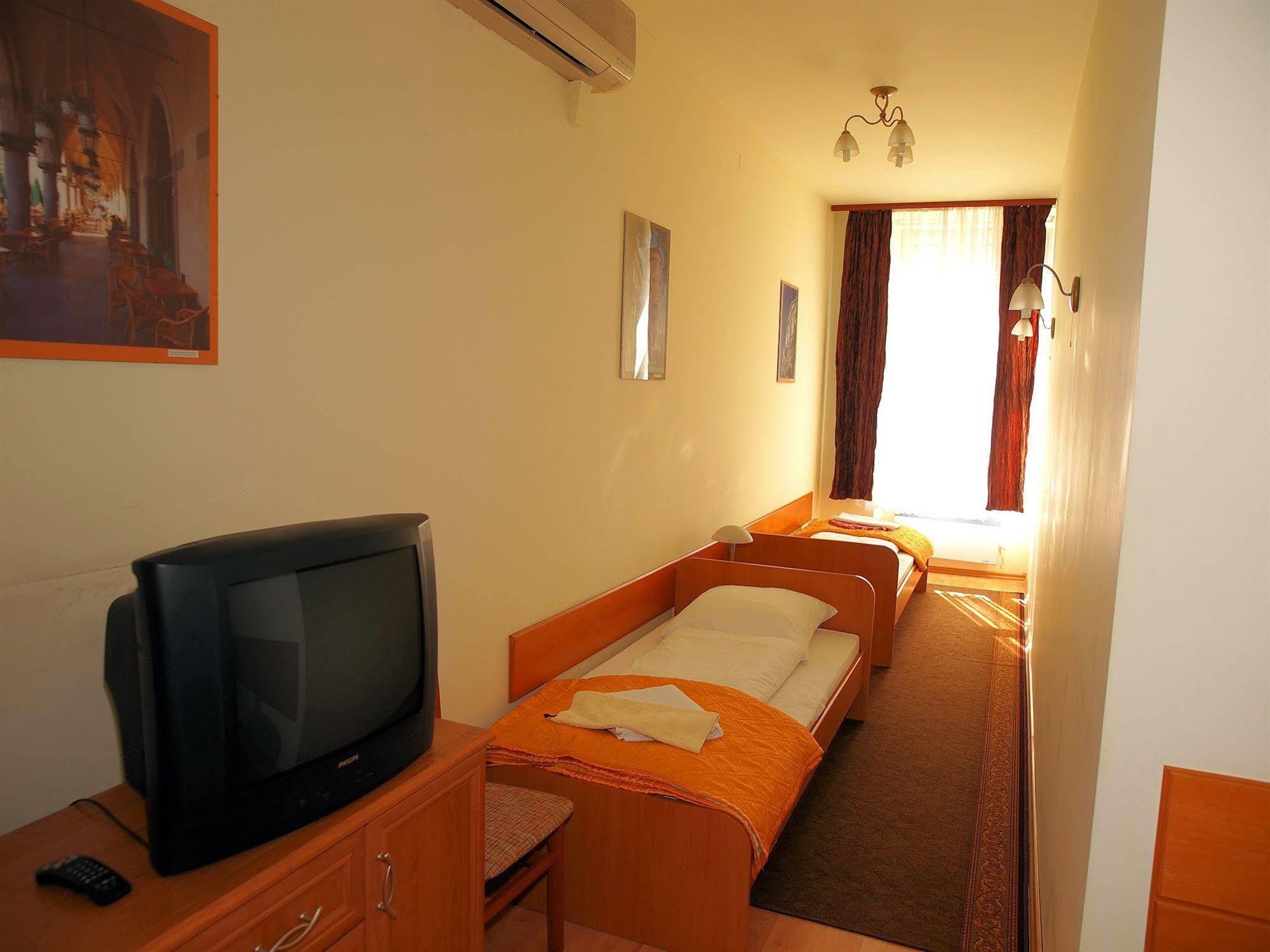 Golden Lion Guest Rooms Szewska 19 克拉科夫 外观 照片