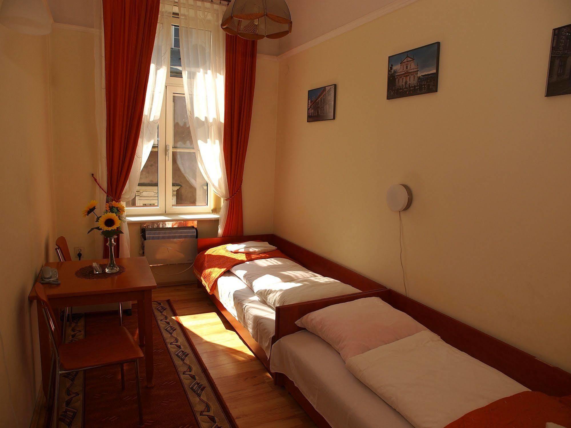 Golden Lion Guest Rooms Szewska 19 克拉科夫 外观 照片